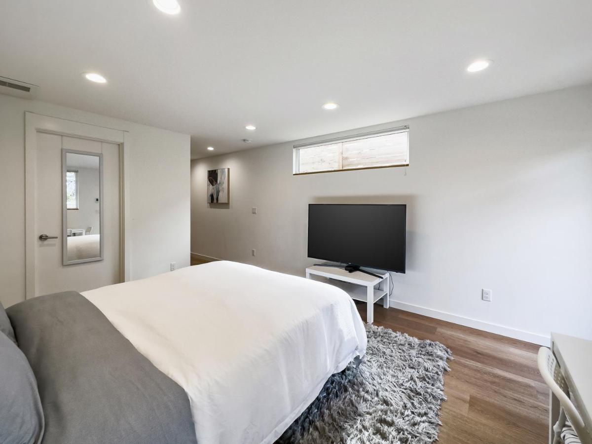Modern Apartment Near Light Rail Seattle Exterior photo